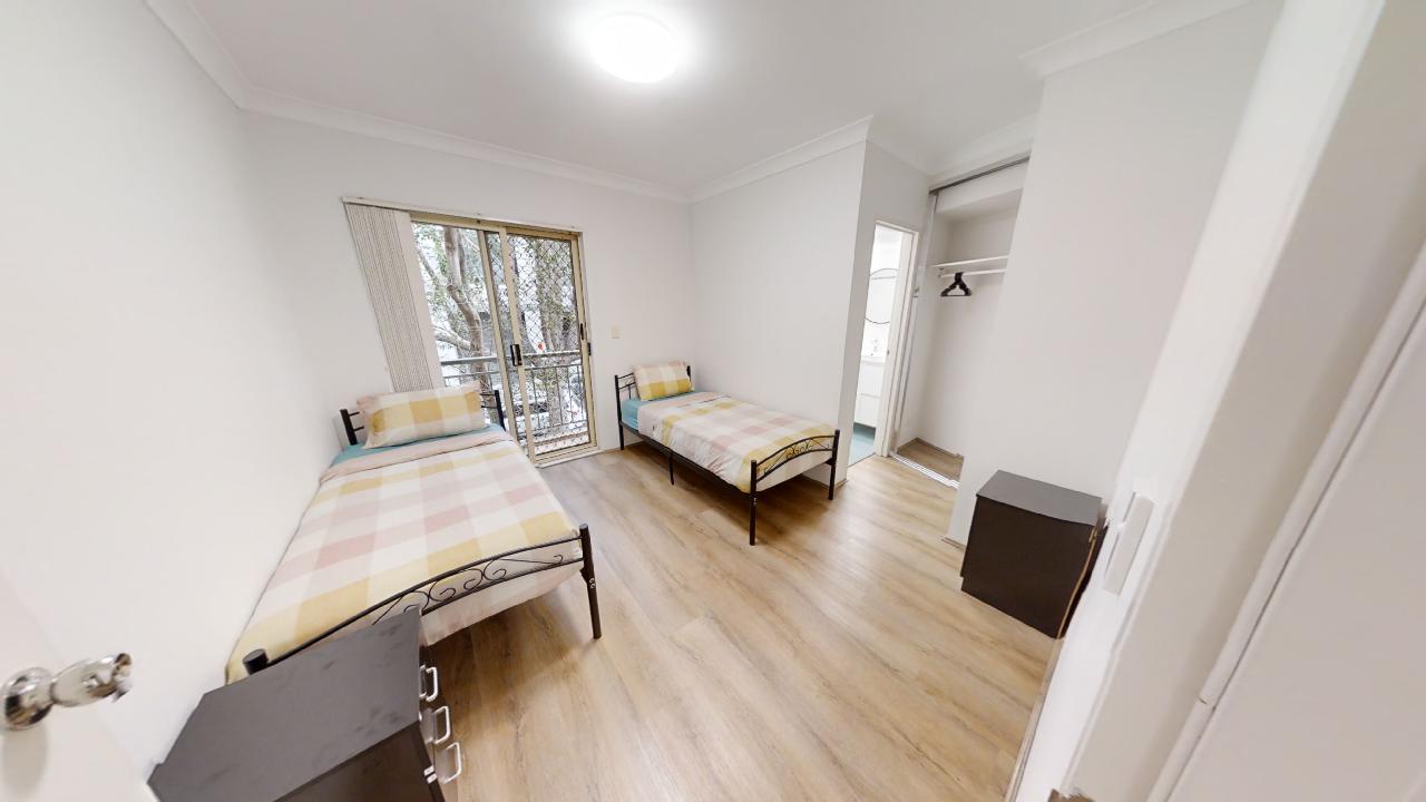 8435-Buckland-Street-Chippendale-2008-Room-1