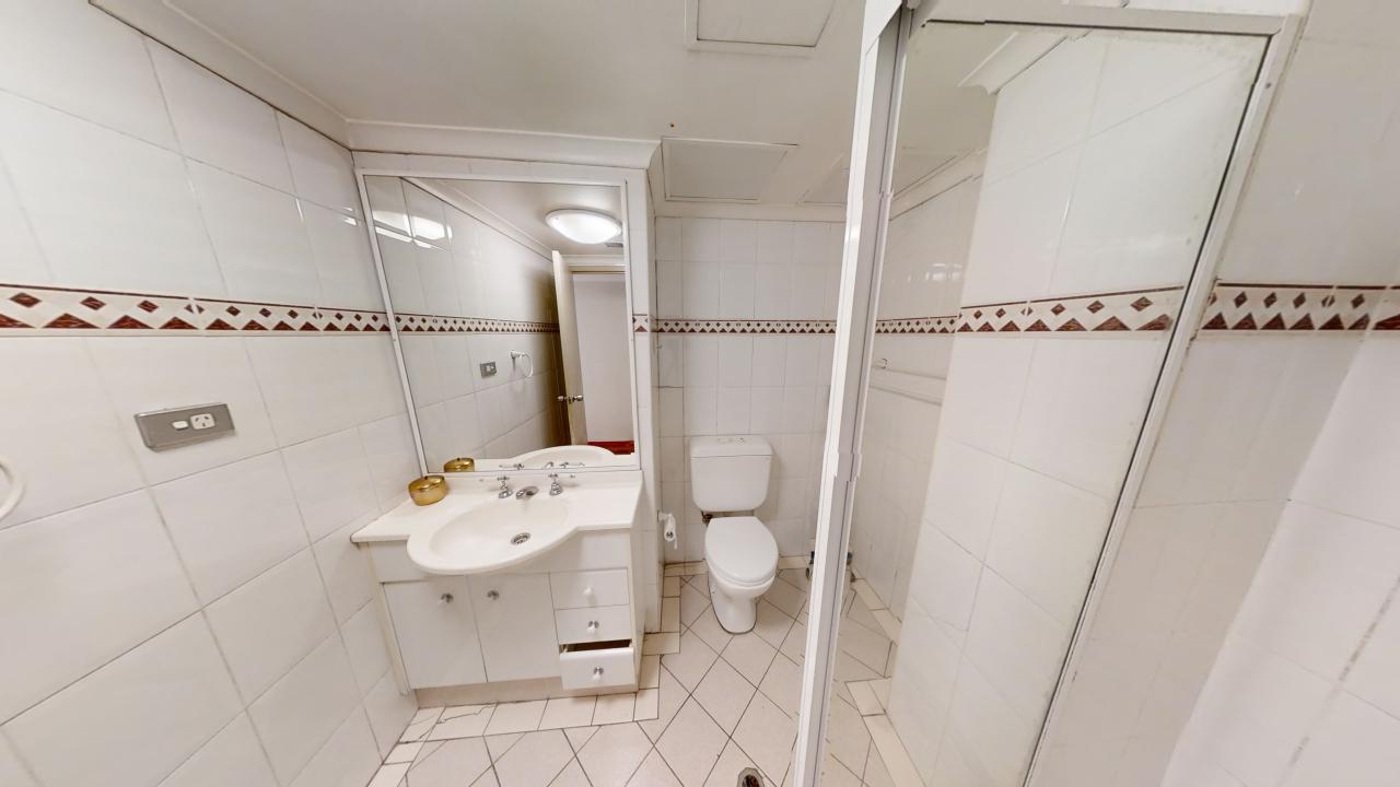 52-26-Wattle-Crescent-Pyrmont-2009-Master-Bathroom