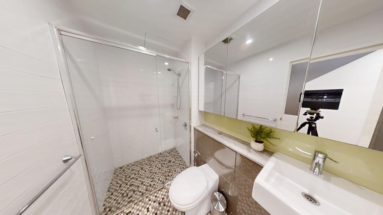 295-Pyrmont-Street-Ground-Floor-Common-bathroom-downstairs