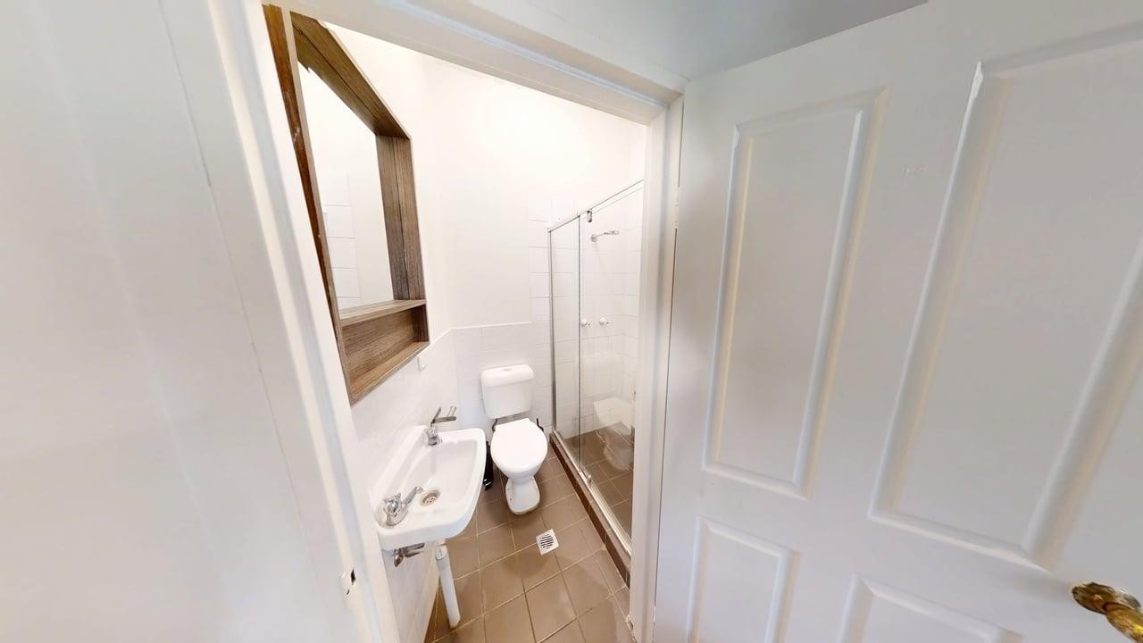 102-Abercrombie-Street-Chippendale-2008-First-Floor-Room-3-ensuite