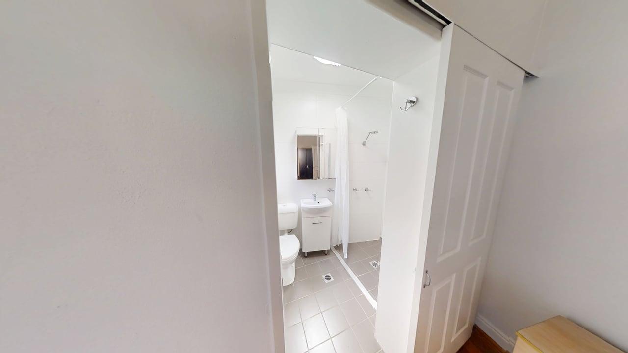 102-Abercrombie-Street-Chippendale-2008-First-Floor-Room-4-ensuite