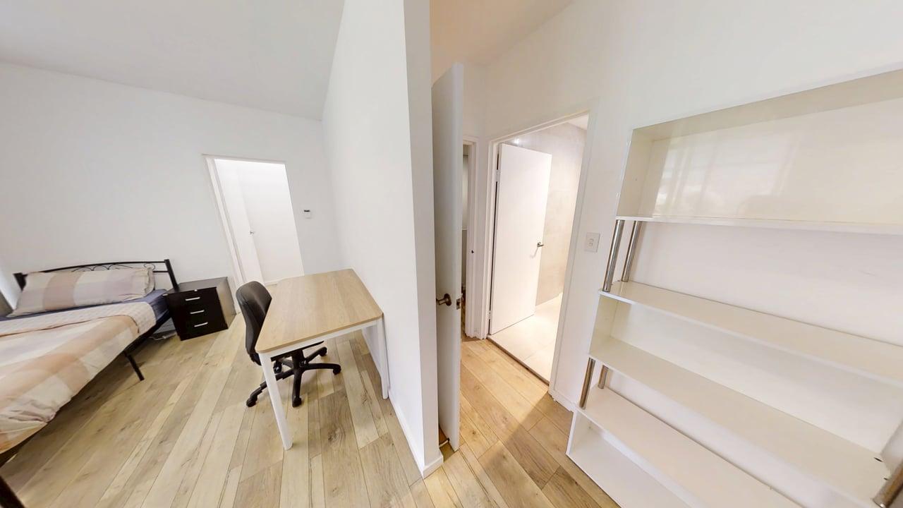 108B503-Wattle-Street-Ultimo-2007-Room-2-study-desk