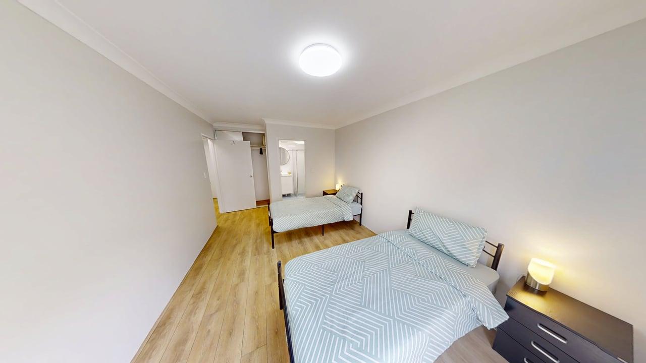 6129-Buckland-Street-Chippendale-2008-Room-1