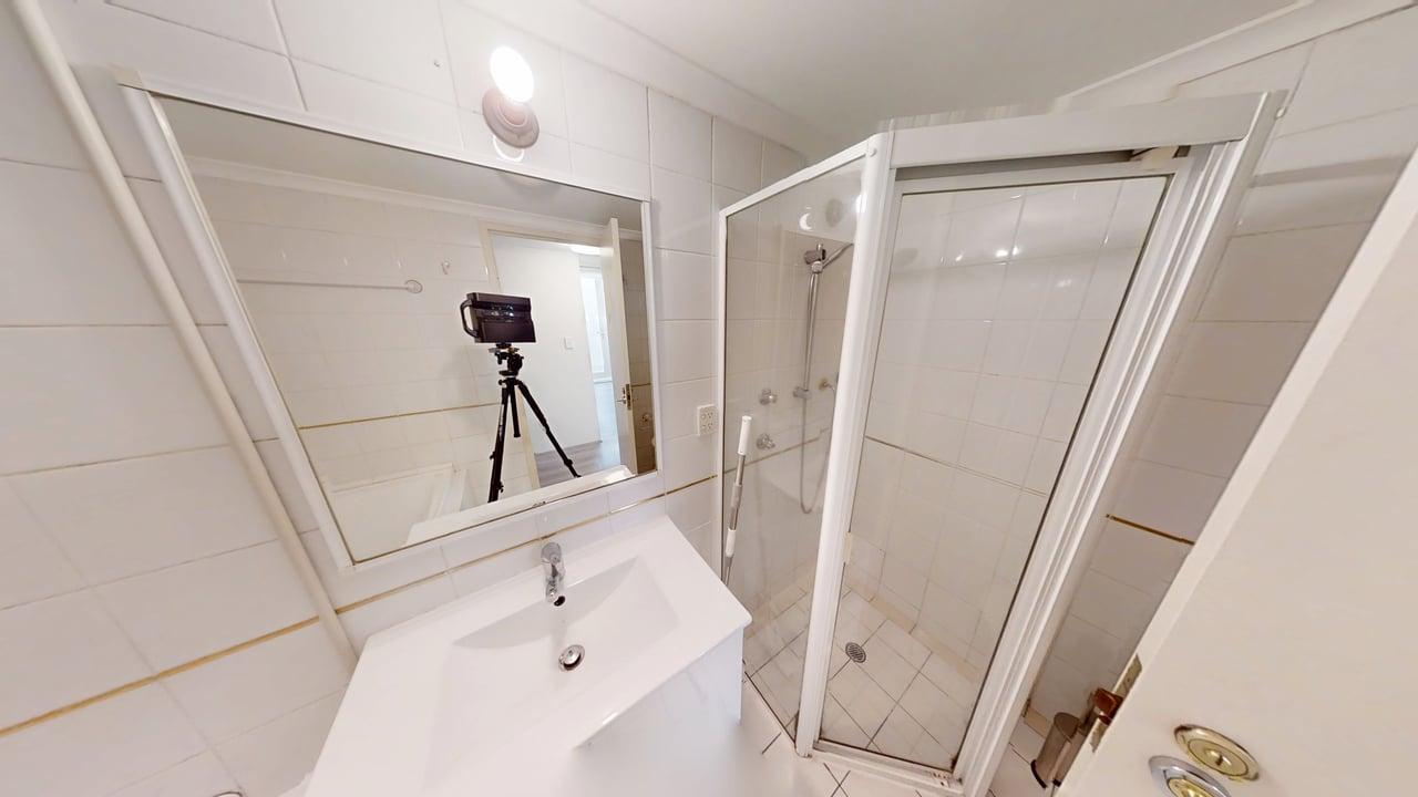 816261-Harris-Street-Pyrmont-2009-Level-1-Bathroom-r-2-and-3