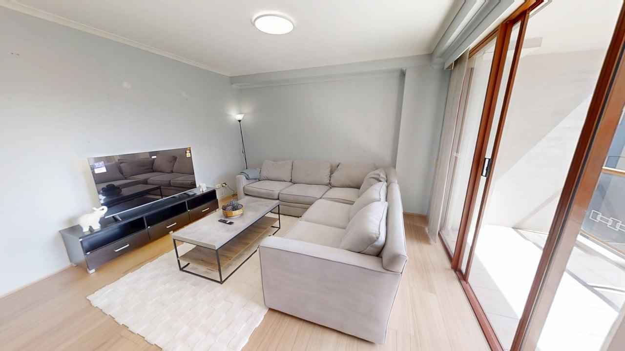68152-Bulwara-Road-Pyrmont-2009-Living-room-with-TV