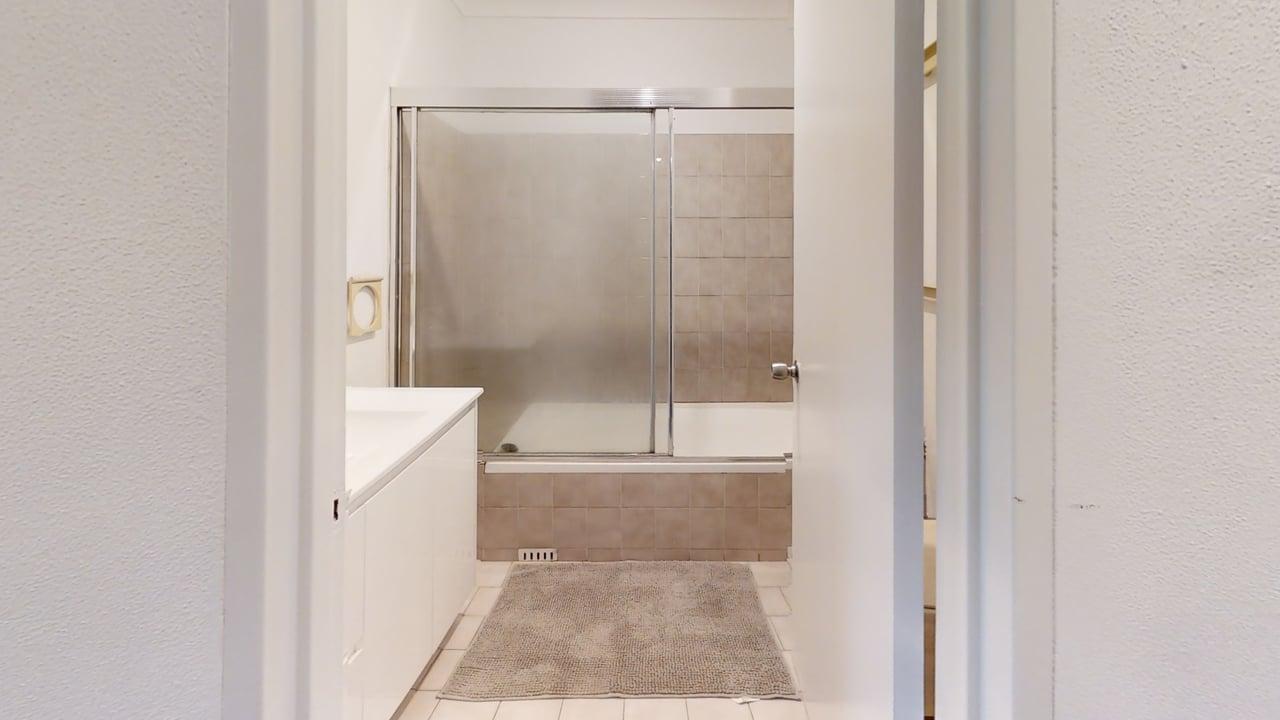 919-Allen-Street-Pyrmont-2009-Bathroom 1