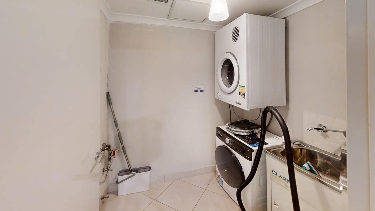 195102-Miller-Street-Pyrmont-2009-Laundry