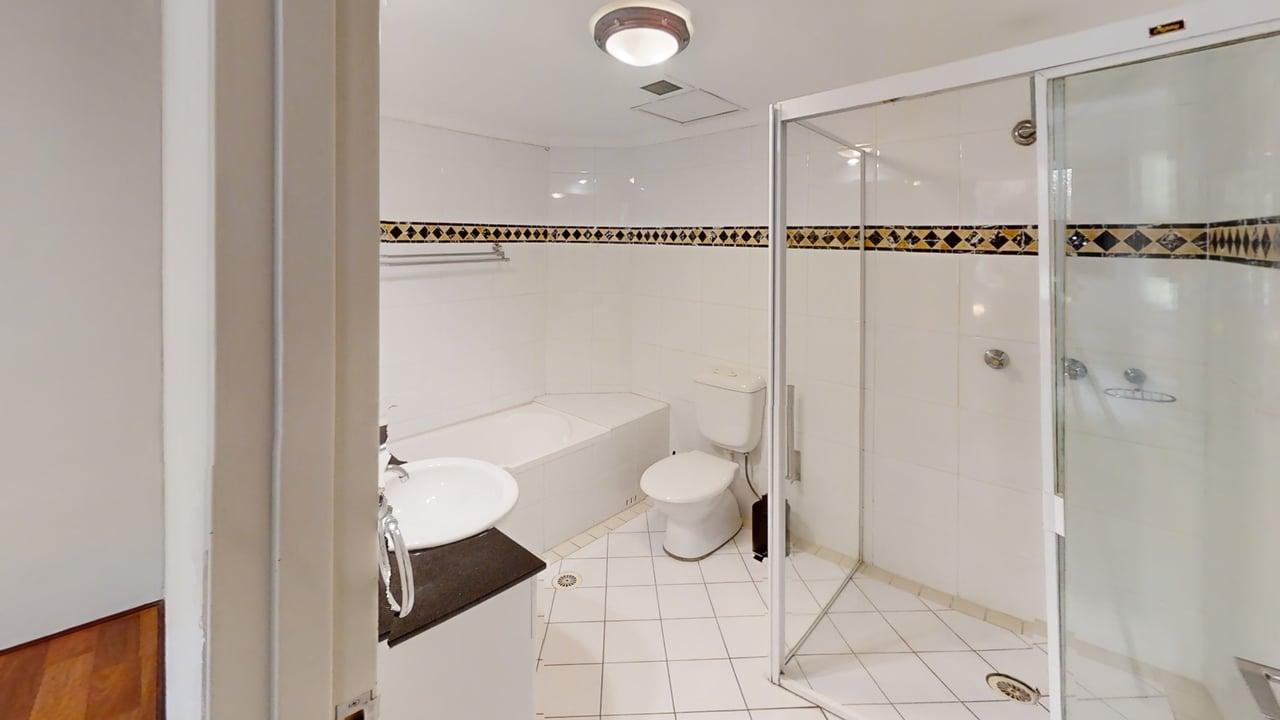 195102-Miller-Street-Pyrmont-2009-Master-Bathroom
