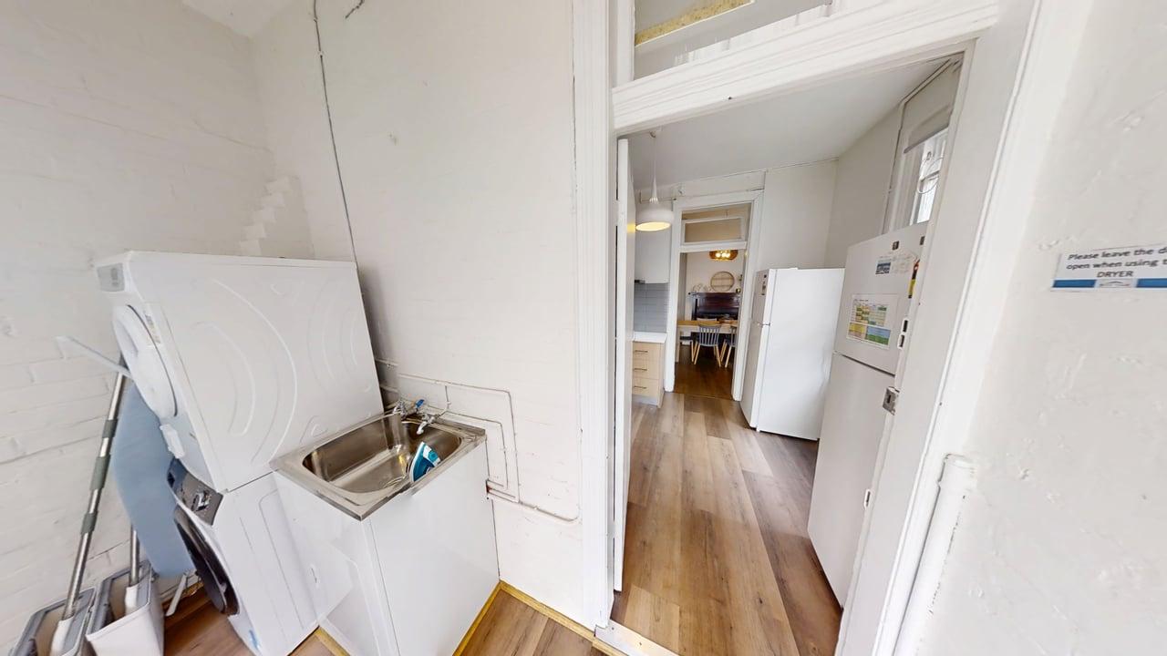 9-Mount-Street-Pyrmont-2009-Ground-Floor-Laundry